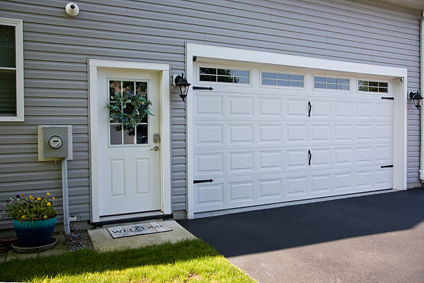 24/7 Emergency Garage Door Panel Replacement experts in Spencerville, OH
